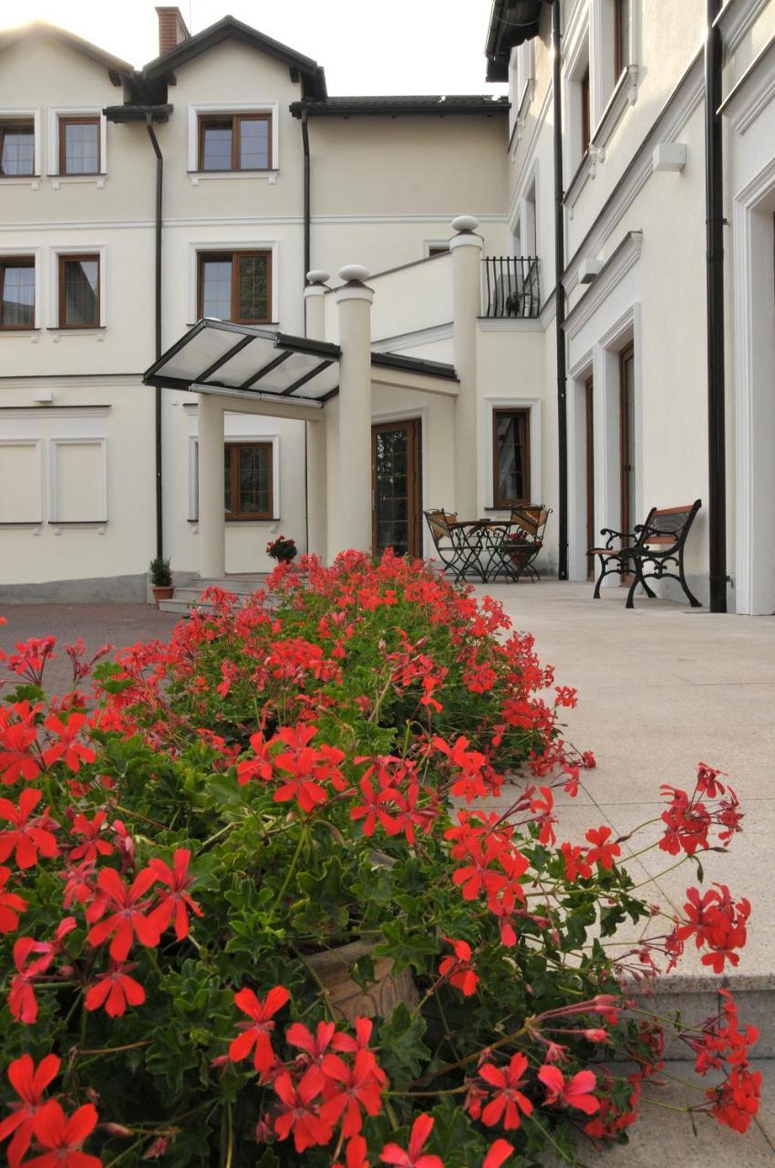Hotel Dworek*** Skierniewice Εξωτερικό φωτογραφία