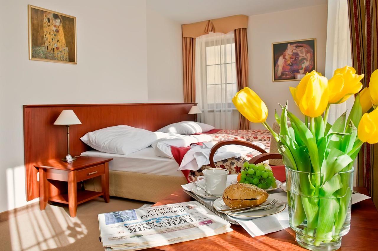 Hotel Dworek*** Skierniewice Εξωτερικό φωτογραφία