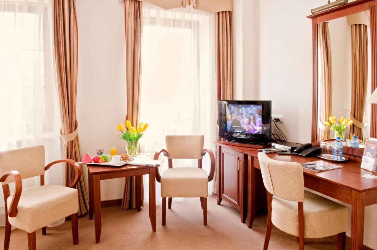 Hotel Dworek*** Skierniewice Εξωτερικό φωτογραφία