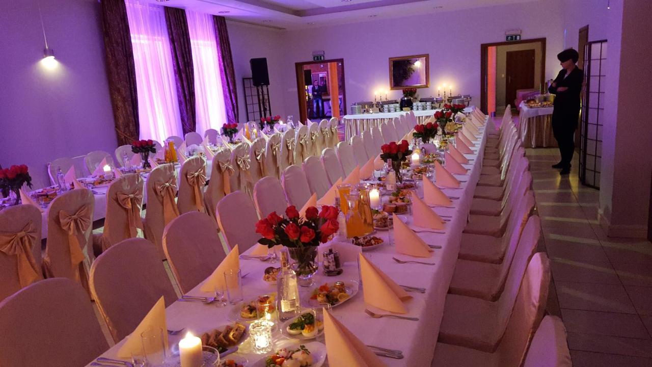 Hotel Dworek*** Skierniewice Εξωτερικό φωτογραφία