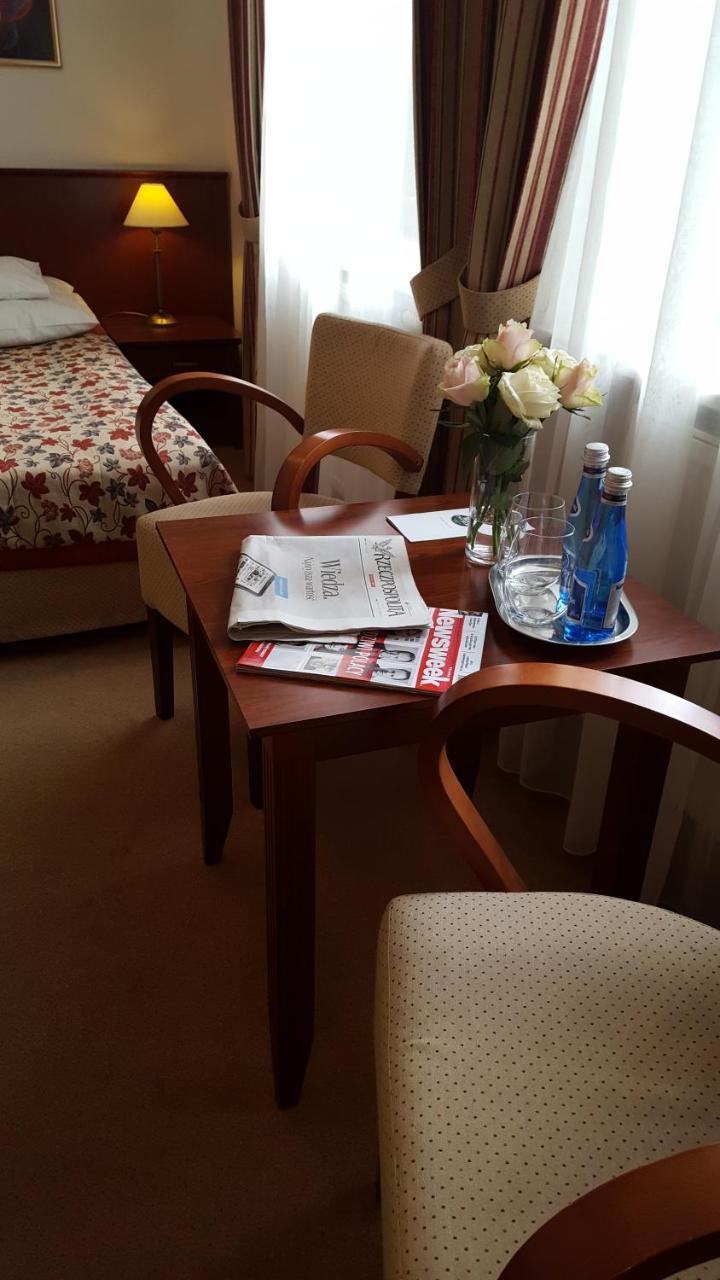 Hotel Dworek*** Skierniewice Εξωτερικό φωτογραφία