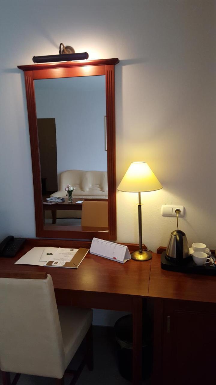 Hotel Dworek*** Skierniewice Εξωτερικό φωτογραφία