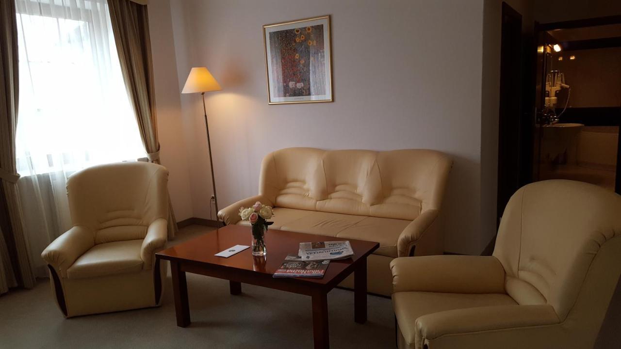 Hotel Dworek*** Skierniewice Εξωτερικό φωτογραφία