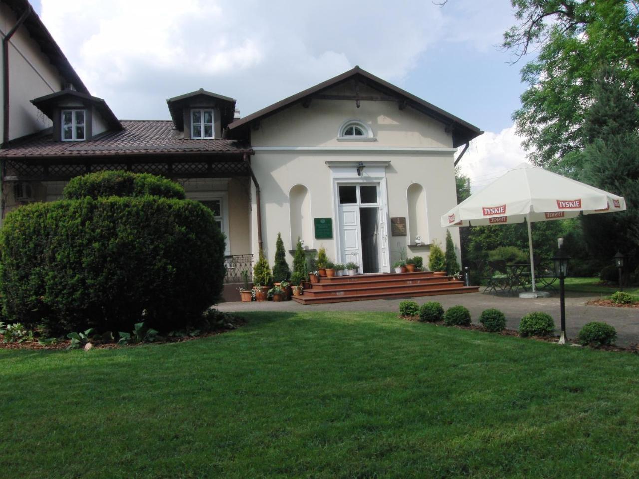 Hotel Dworek*** Skierniewice Εξωτερικό φωτογραφία