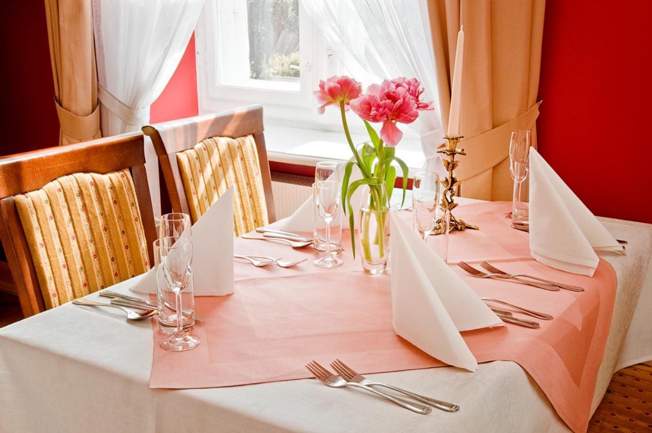 Hotel Dworek*** Skierniewice Εξωτερικό φωτογραφία